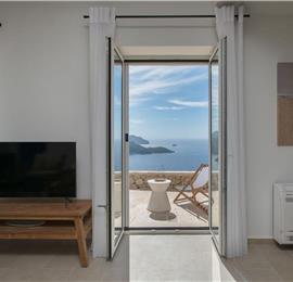 3 bedroom villa with pool & sea views, near Palaiokastrítsa, sleeps 6